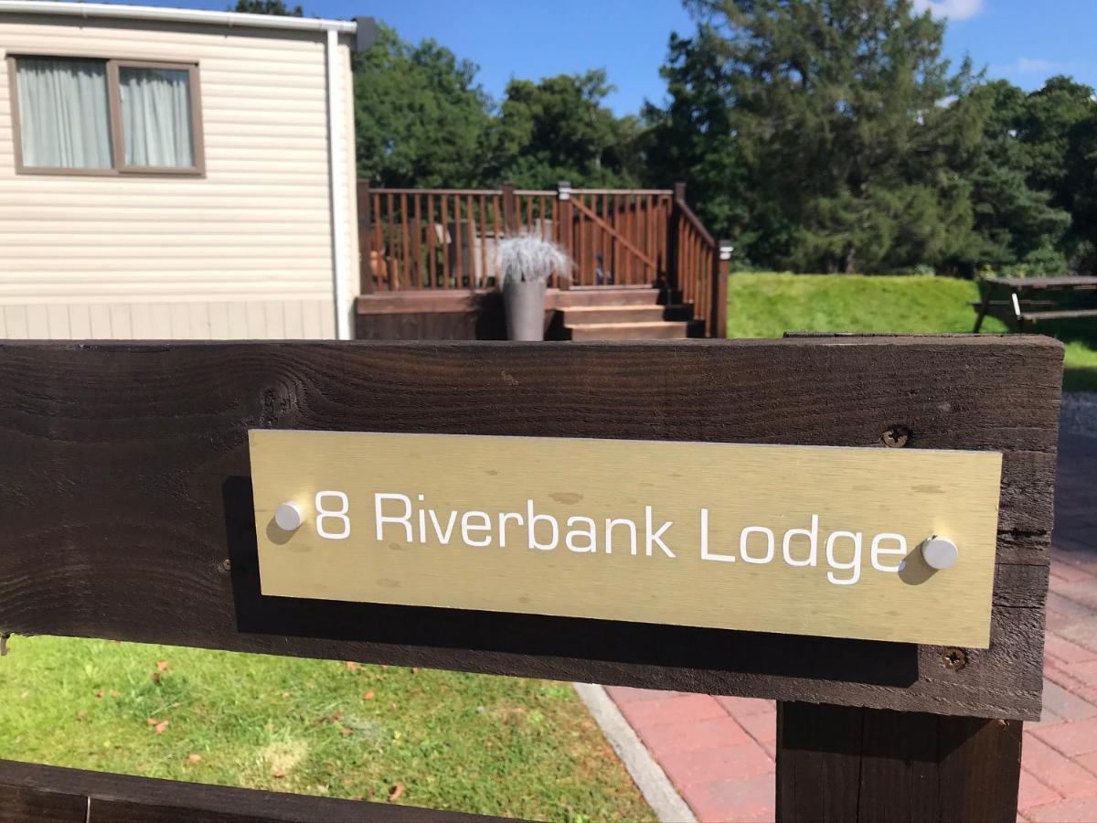 Riverbank Lodge Авімор Екстер'єр фото