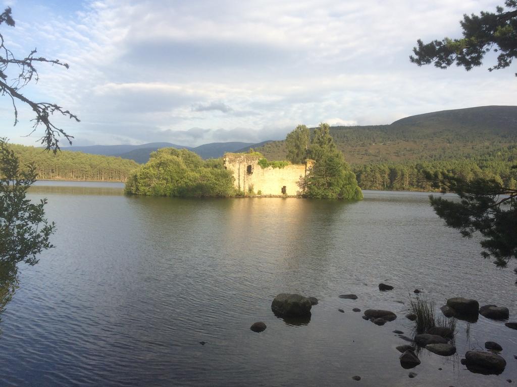 Riverbank Lodge Авімор Екстер'єр фото
